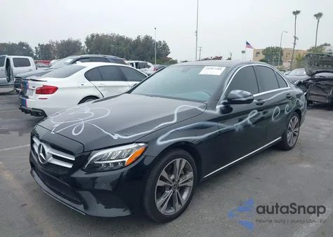2019 Mercedes-Benz C 300 z USA, uszkodzony, nr VIN 55SWF8DB5KU317620